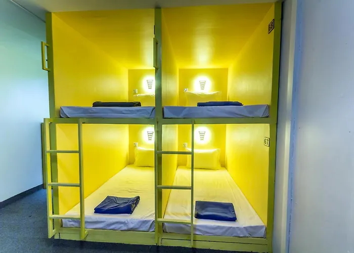 Snooze & Skybar Hostel Siem Reap