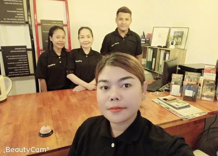 Hostel Snooze & Skybar Siem Reap