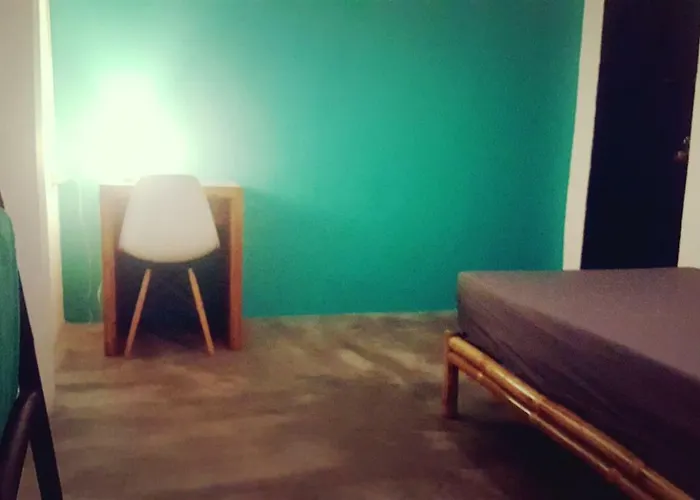 Snooze & Skybar Hostel