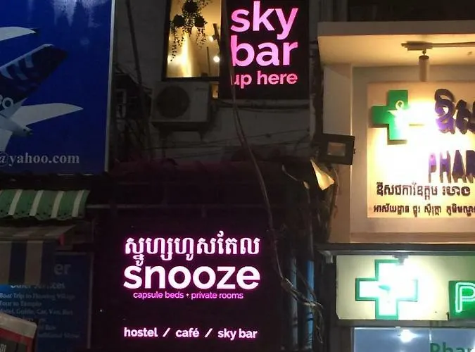 Hostel Snooze & Skybar Siem Reap