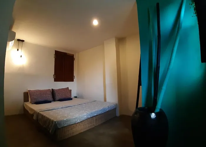 Hostel Snooze & Skybar Siem Reap